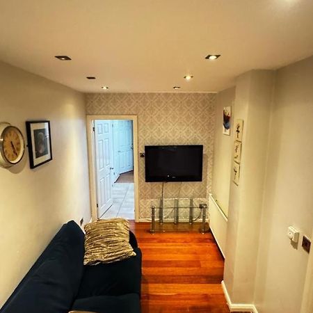 Eastbury Road Home Watford  Exteriör bild