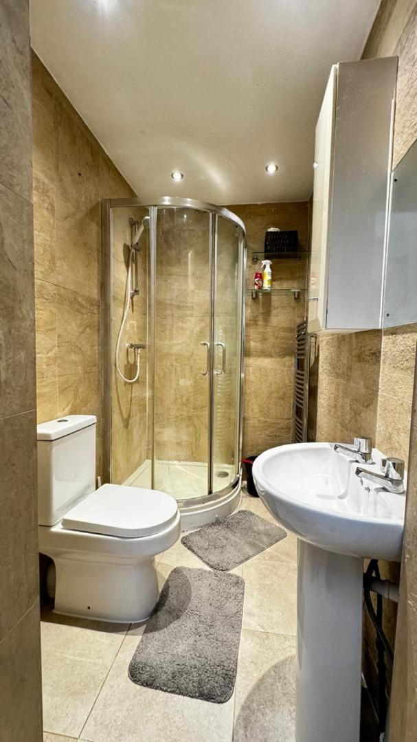 Eastbury Road Home Watford  Exteriör bild